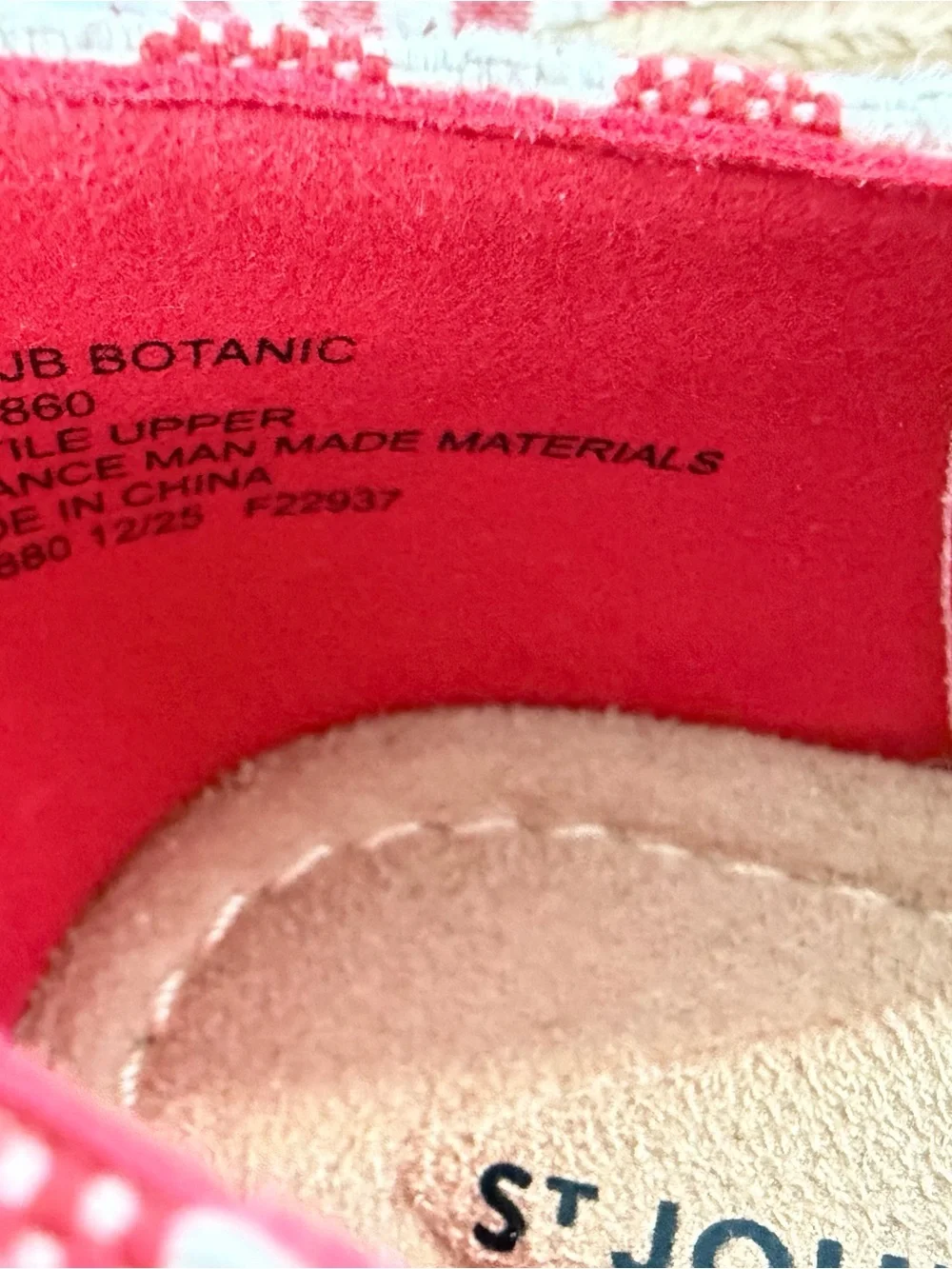St. Johns Bay •women’s size